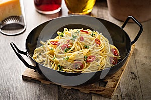 Spaghetti aglio e olio e peperoncino