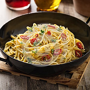 Spaghetti aglio e olio e peperoncino photo