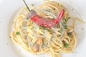 Spaghetti aglio olio e peperoncino photo