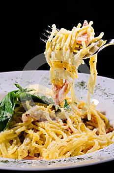 Spaghetti carbonara photo