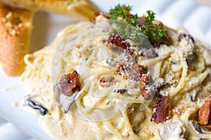 Spaghetti Carbonara with Bacon