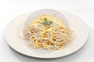 Spaghetti carbonara with cream