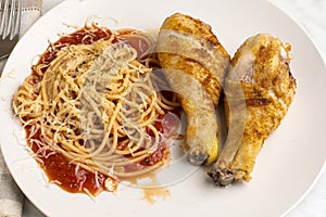 spaghetti with chicken drum sticks