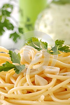 Spaghetti with garlic and oil photo