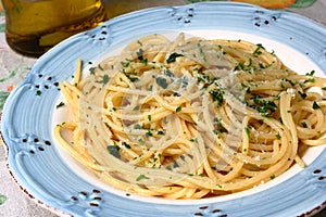 spaghetti with garlic, oil and hot peppers