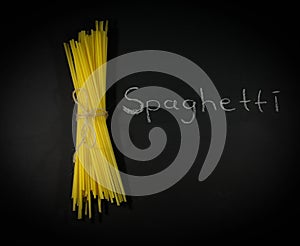 Spaghetti makarna black