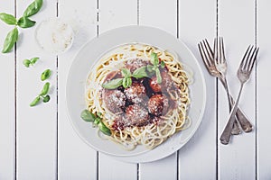 Spaghetti with meat balls tomato sauce