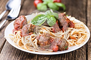 Spaghetti with Meatballs and Tomato Sauce