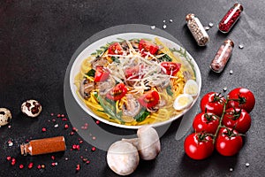 Spaghetti with mushrooms, cheese, spinach, rukkola and cherry tomatoes