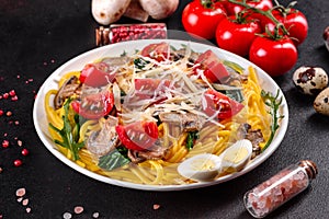 Spaghetti with mushrooms, cheese, spinach, rukkola and cherry tomatoes