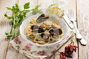 Spaghetti with mussels traditional