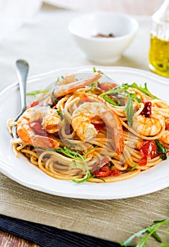 Spaghetti with prawn and tomato