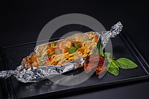 Spaghetti with prawn and tomato