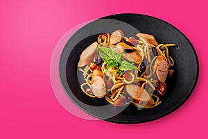 Spaghetti sausage with chilly