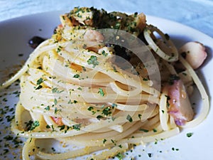 Spaghetti, seafood and bottarga