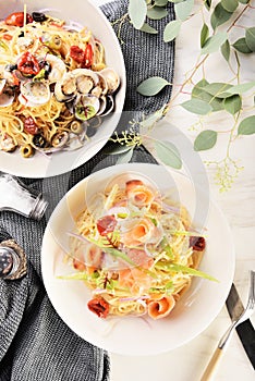 Spaghetti with smoked salmon in cream sauce