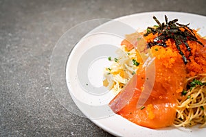 spaghetti with smoked salmon and shrimp egg