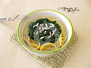 Spaghetti with spinach