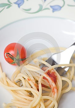 Spaghetti with tomato - pasta