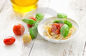 Spaghetti with tomatoes