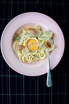Spaghetti with yolk egg