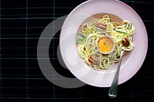 Spaghetti with yolk egg