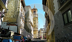 Spain, San Sebastian, 6 Gaztelu Bide Kalea, Basilica de Santa Maria del Coro and buildings in the old town