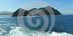 Spain, San Sebastian, Pasealeku Berria, view of Santa Clara island and Igeldo mountain