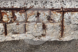 Spalling damage in reinforced concrete