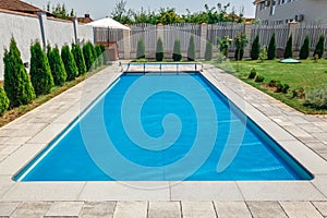 Span for pool. Rolling coating. Pool protection. Rollete. Security. Pure water. Pool protection system