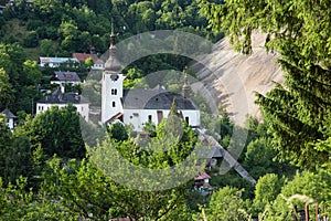 Kostol v Španej Doline, stredoveká banícka obec, nachádzajúca sa neďaleko Banskej Bystrice, Slovensko