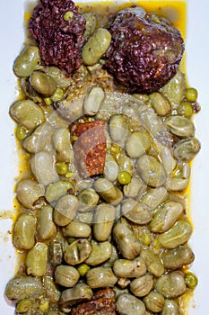 Spanish cuisine. Broad beans, Catalan style. Habas a la catalana. Fabes a la catalana