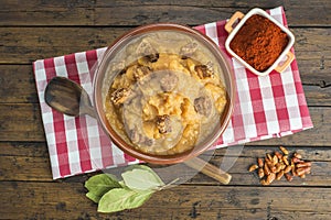 Spanish double-mashed or bobbed potatoes