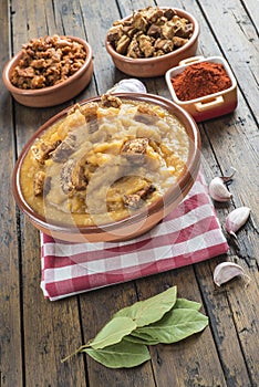 Spanish double-mashed or bobbed potatoes