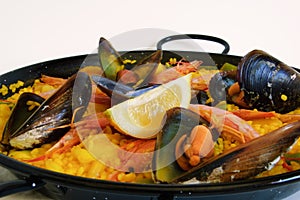 Spanish rice: paella