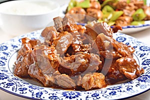 Spareribs braised in brown sauce