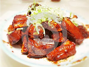 Spareribs with brown sauce