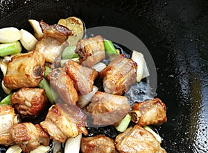 Spareribs with brown sauce