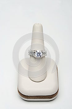 Sparkling Sapphire Diamond Ring