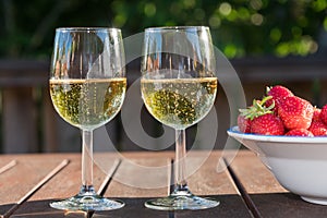 Sparkling wine and strawberries