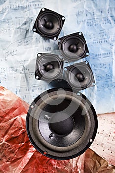 Speakers on old notes