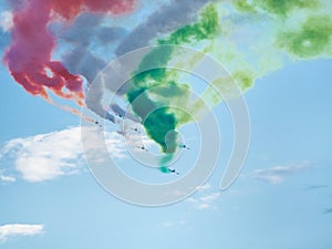 Acrobatics in the sky of the tricolor arrows