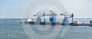 Special continuous ship coal unloader