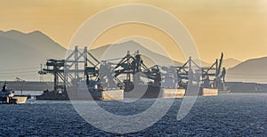 Special continuous ship coal unloader