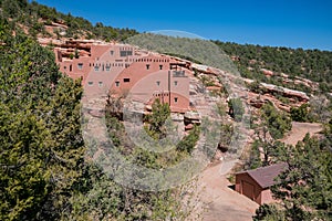 The special Manitou Cliff Dwellings museum