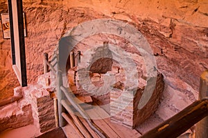 The special Manitou Cliff Dwellings museum