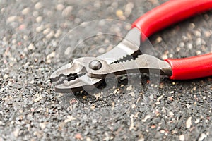 Special pliers for repairing audio in cars