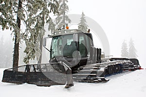 Special snow vehicle - ratrak or snowcat