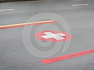 Special traffic lane symbols for emergency vehicles
