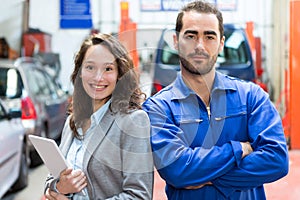 Specialist expert and mechanic at the garage